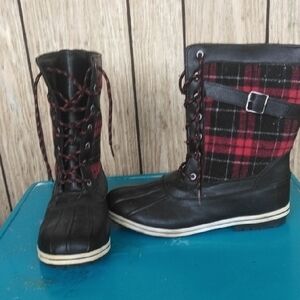 Avon Black and Red Plaid Winter Boots